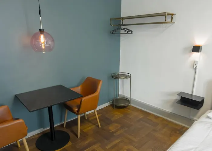 Hotel Where To Sleep 2*